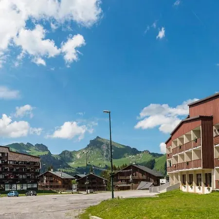 Pierre & Les Mouflons I Et Ii Le Praz de Lys